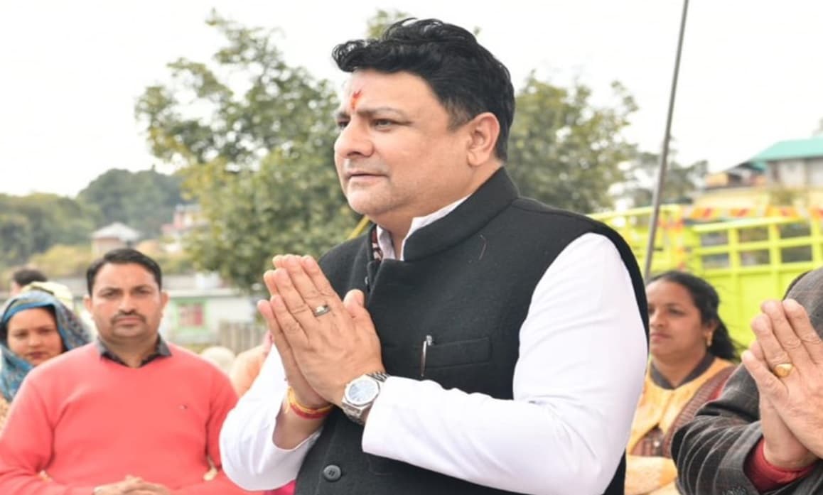 Himachal Politics News: ‘बागी विधायक’ सुधीर शर्मा पर कांग्रेस का बड़ा एक्शन, खरगे ने AICC सचिव पद से हटाया