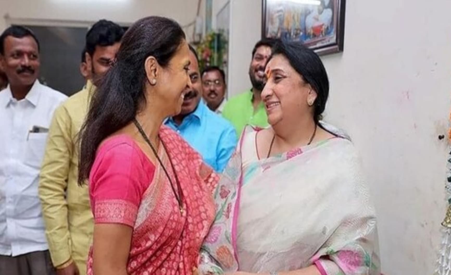 Lok Sabha Election 2024: बारामती में ननद-भाभी के बीच रोमांचक मुकाबला, सुप्रिया सुले के खिलाफ अजित पवार की पत्नी सुनेत्रा