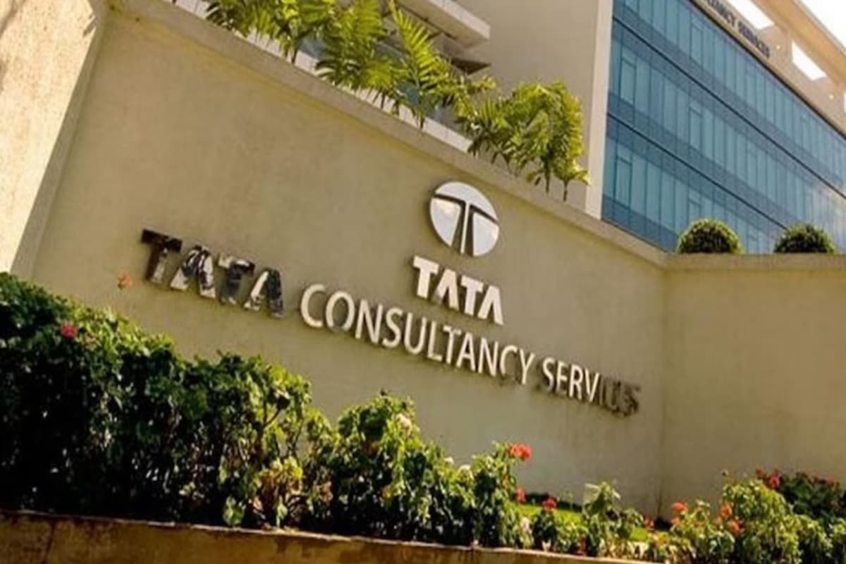 TCS Share Price: टाटा संस टीसीएस में बेच रही हिस्सेदारी, जानें स्टॉक में क्या दिखा एक्शन