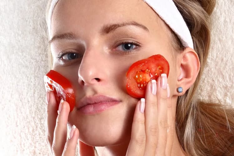Tan Removal Tips: टमाटर की मदद से आसानी से दूर करें स्किन टैन, ये हैं कुछ चमत्कारी फेस पैक