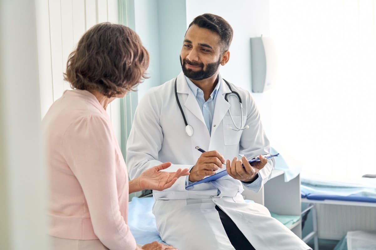 Thyroid Disease: महिलाओं में जानें थायराइड का कारण, लक्षण और इलाज