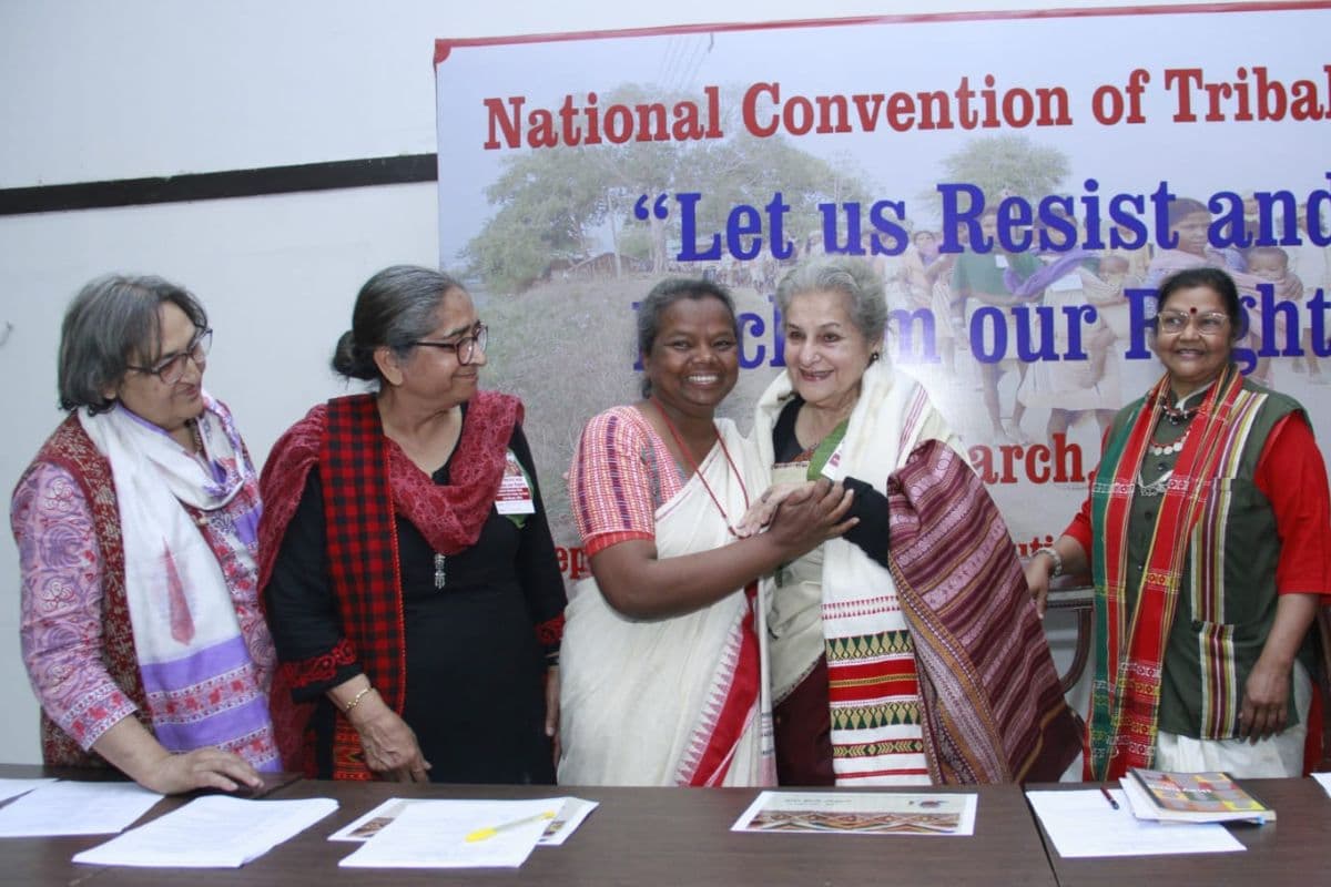 आदिवासी महिलाओं को आर्थिक व सामाजिक अधिकार नहीं, बजट में विशेष घोषणा भी नहीं होती, दिल्ली में वक्ताओं ने जतायी चिंता