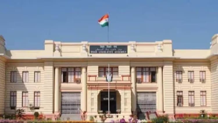 Bihar Politics: बिहार में सभी पार्टियों को अगड़ों से परहेज, जानें 11 में कितने सर्वणों को मिला टिकट