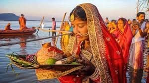 Chhath Puja 2025: कब है छठ पूजा? जानें नहाय खाय, पूजा विधि, पूजन सामग्री और सूर्य अर्घ्य का सही समय