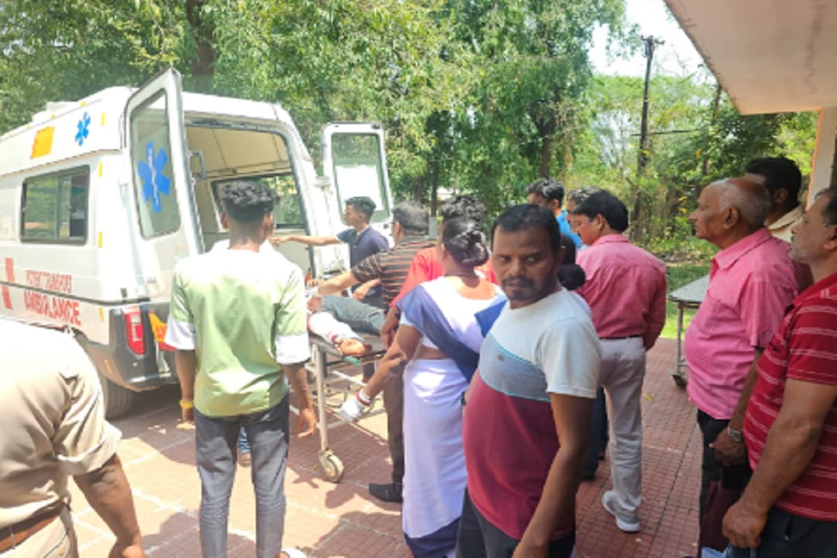 पूर्वी सिंहभूम में अज्ञात वाहन की चपेट में आने से 3 युवक घायल, अस्पताल में कराया गया भर्ती