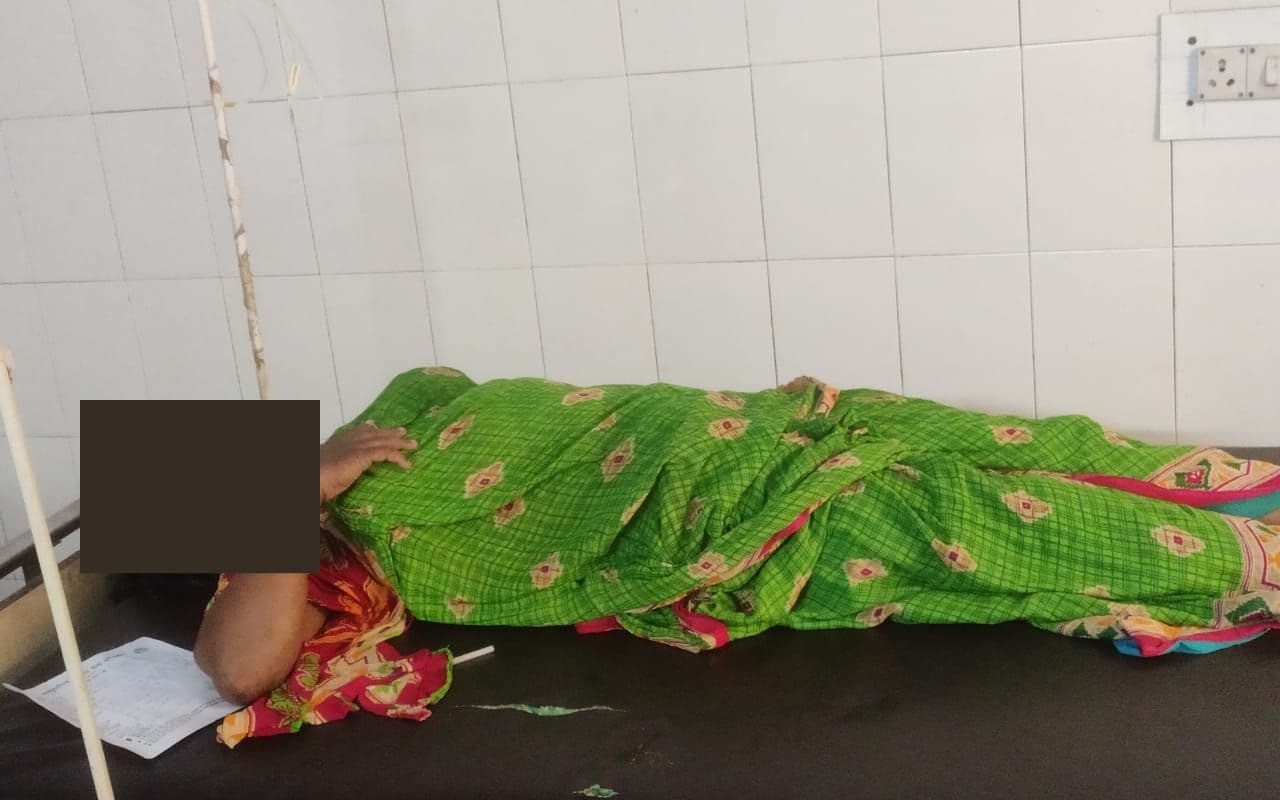 सनकी प्रेमी के साथ चलने से मना किया, तो विधवा पर कर दिया एसिड अटैक, देवघर रेफर