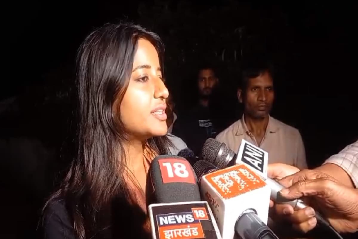 ईडी की छापेमारी के बाद विधायक अंबा प्रसाद का बड़ा बयान, भाजपा का ऑफर ठुकराने के बाद हुई कार्रवाई ईडी की छापेमारी के बाद विधायक अंबा प्रसाद का बड़ा बयान, भाजपा का ऑफर ठुकराने के बाद हुई कार्रवाई