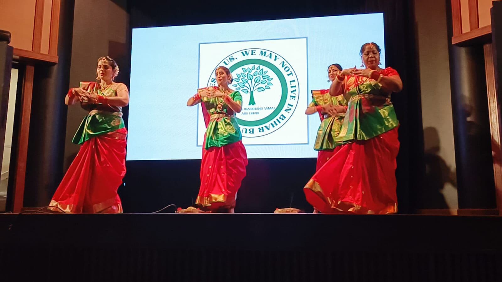 Bihar Day: बिहार की संस्कृति से धमक उठा UAE, रंगारंग कार्यक्रम में दिखी विकास यात्रा की झलक