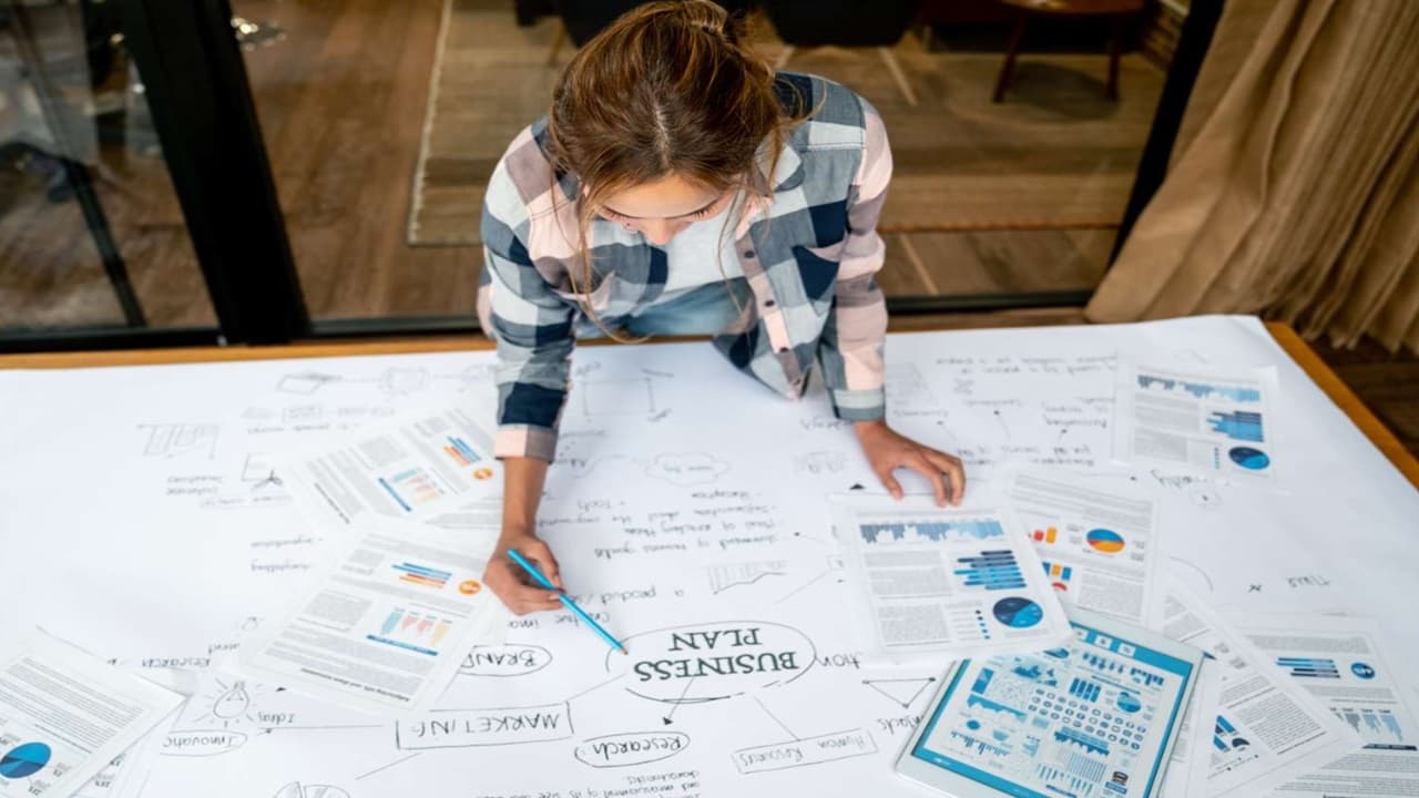 ‍Business Women: भारत की सबसे कम उम्र की उद्यमी बेटियां, जिनका लोहा मानते अदाणी-अंबानी