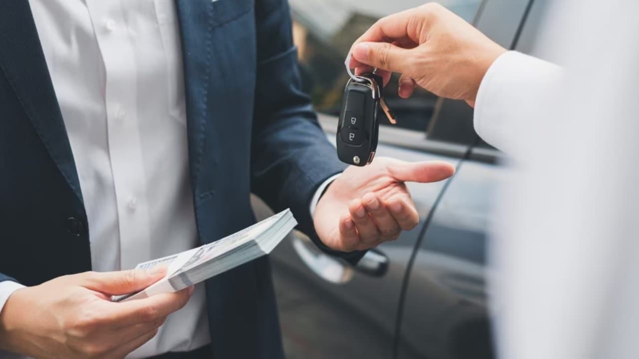 Car Buying Plan: बिना लोन लिये खरीदना चाहते हैं कार, हम बताएंगे कैसे बनाएं प्लान