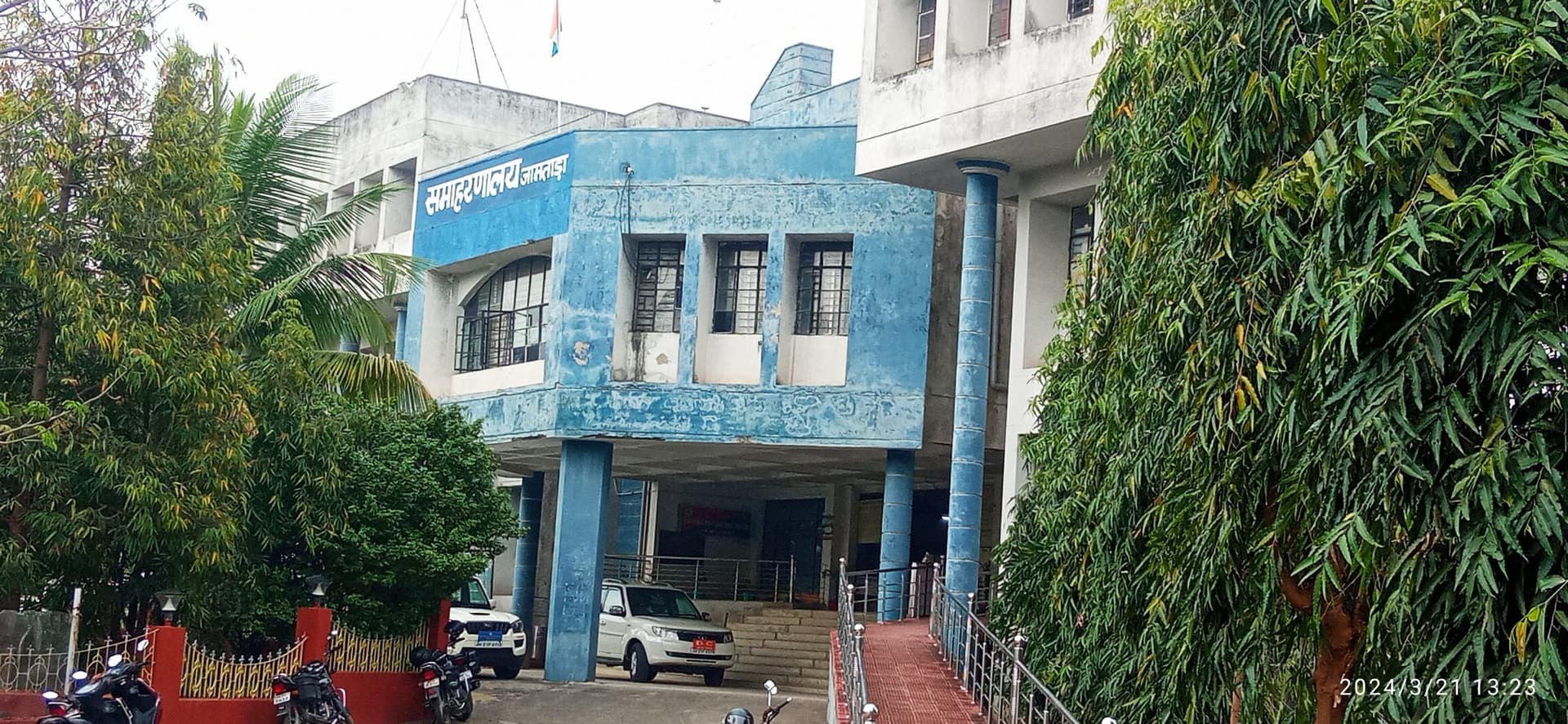 करमाटांड़ में प्रेमिका के घर से प्रेमी युवक का मिला शव