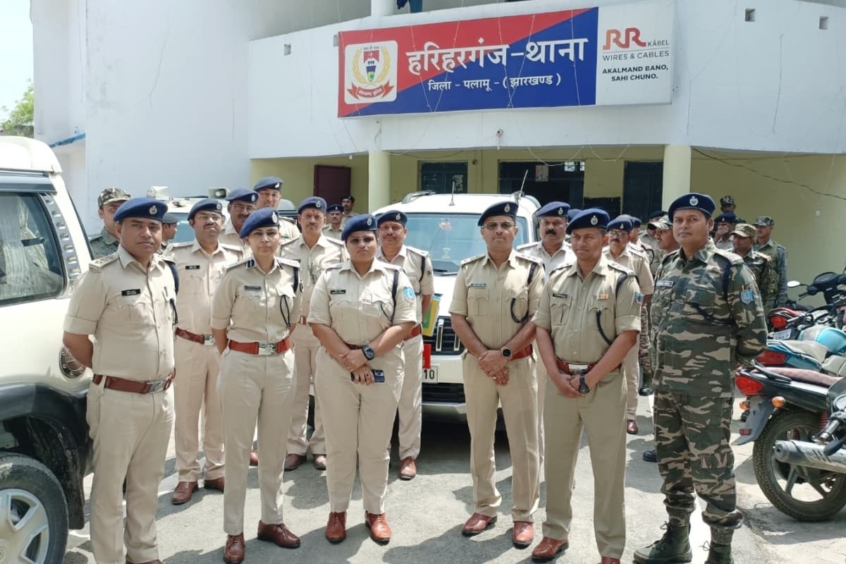 Lok Sabha Election 2024 : लोकसभा चुनाव को लेकर पलामू और औरंगाबाद के एसपी की हुई संयुक्त बैठक, अपराधियों पर सख्ती का निर्देश