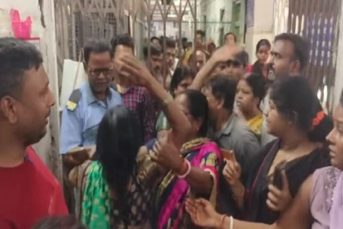 बंगाल में गर्भवती महिला की मौत पर परिजनों ने जमकर काटा बवाल, अस्पताल प्रशासन ने दिये जांच के आदेश