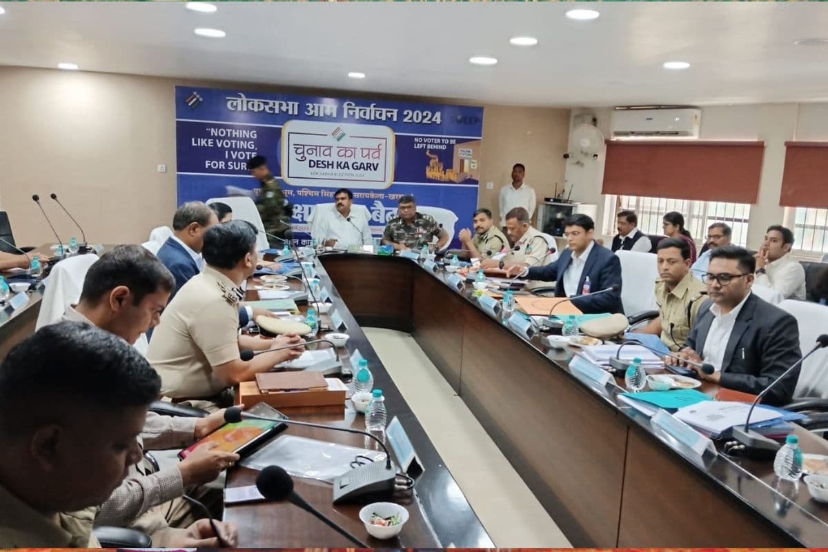 फेक न्यूज पर होगी कार्रवाई, कोल्हान में लोकसभा चुनाव की तैयारी की समीक्षा कर बोले झारखंड के मुख्य निर्वाचन पदाधिकारी के रवि कुमार