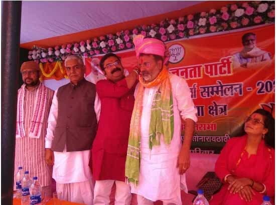 बूथ सम्मेलन में कार्यकर्ताओं ने भरी हुंकार, अबकी बार गोड्डा सीट नौ लाख के पार