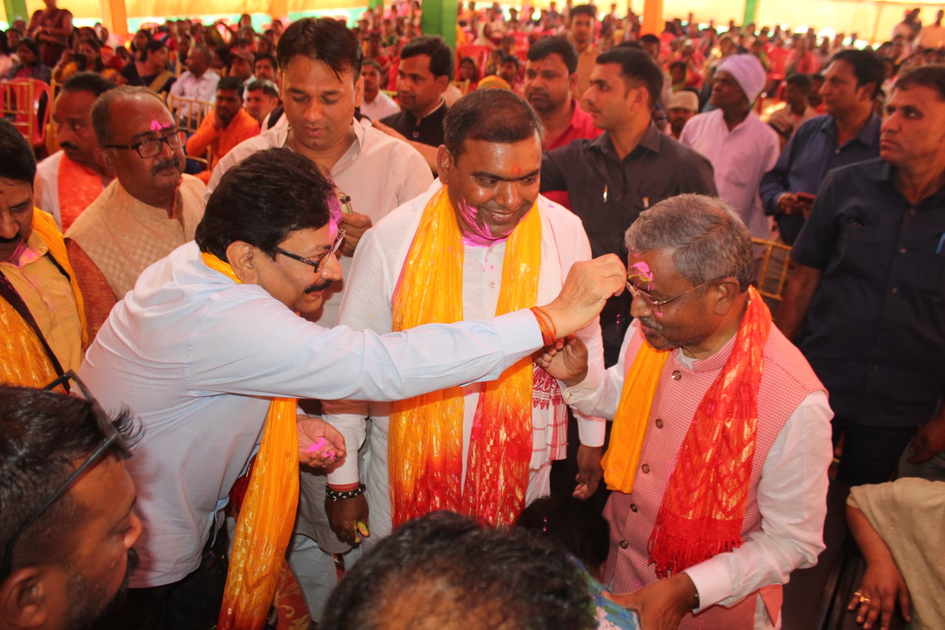 शांति व सौहार्द के साथ मनाएं होली : बाबूलाल मरांडी