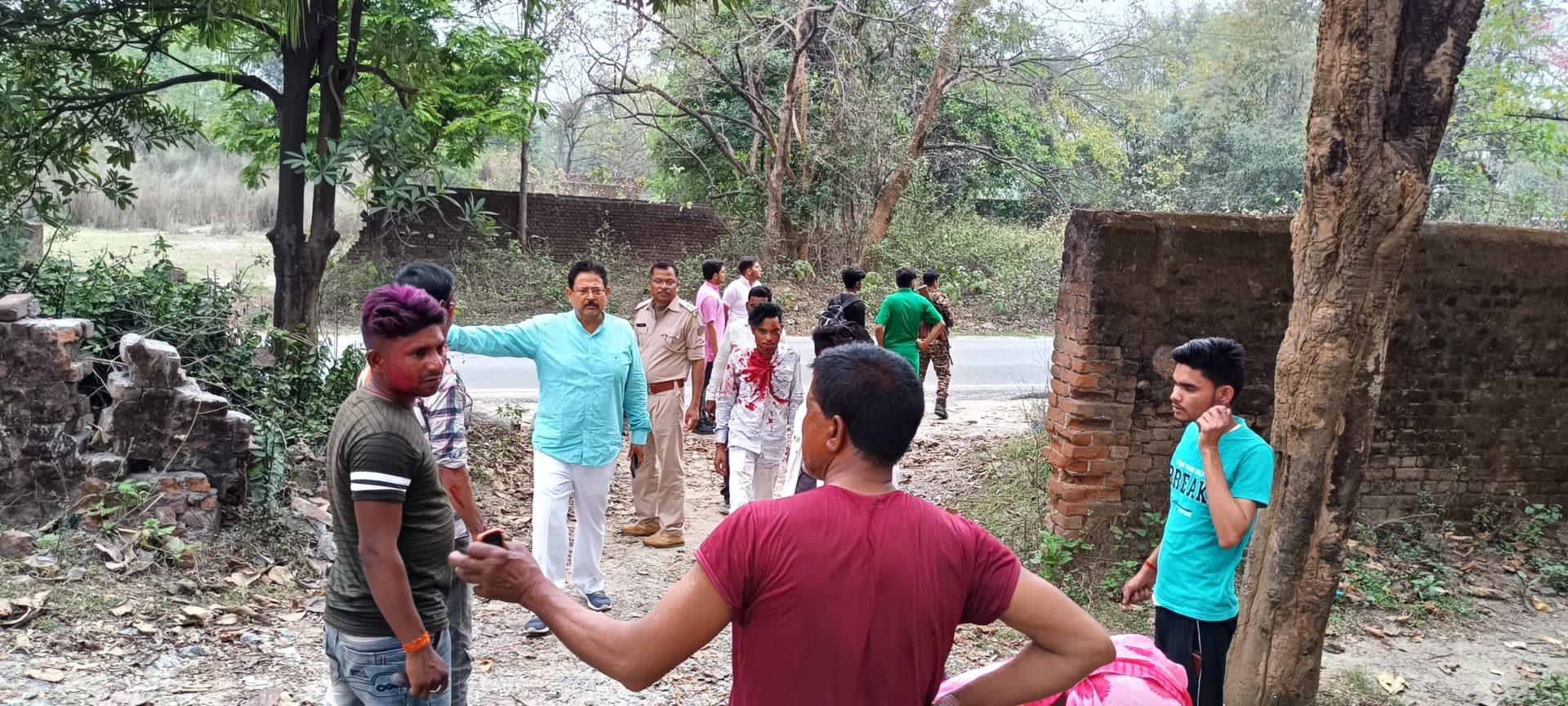 बलियापुर में पांच घायल
