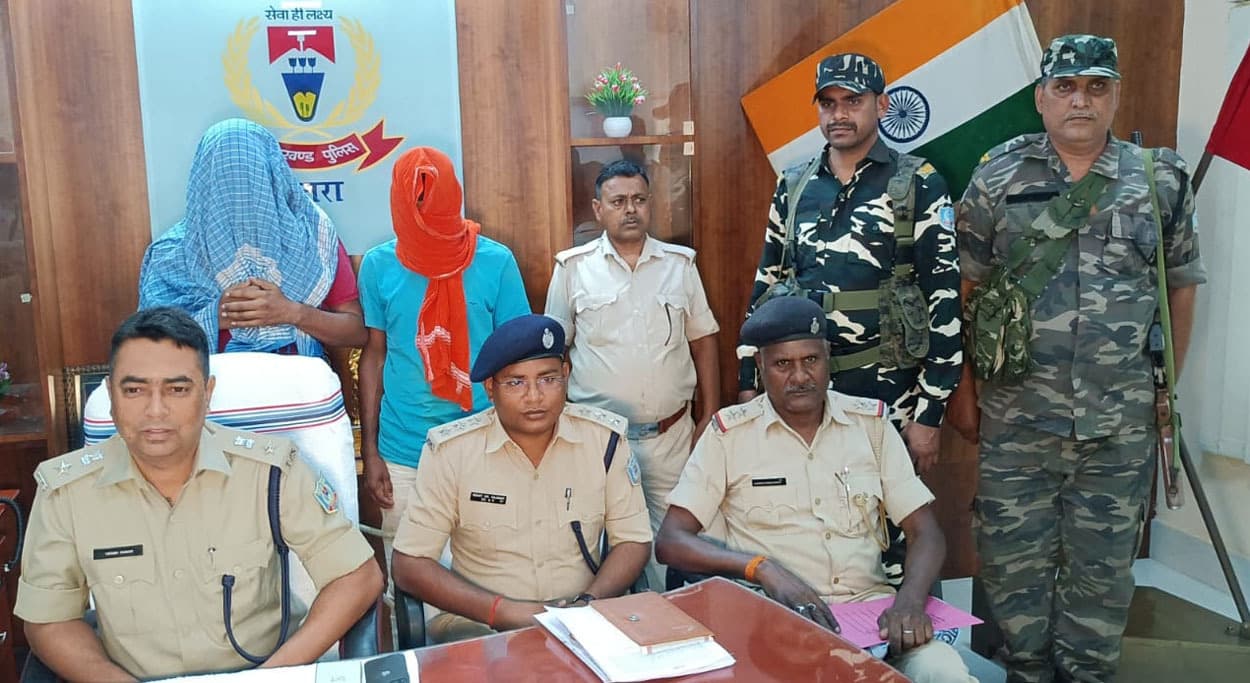 दो अपराधी गिरफ्तार, हथियार बरामद