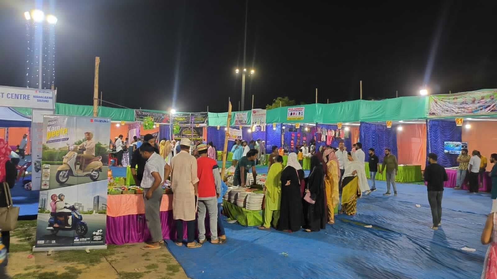 रिसालदार बाबा मैदान में ईद एक्सपो शुरू, खुले मैदान में खरीदारी का लुत्फ उठा रहे लोग