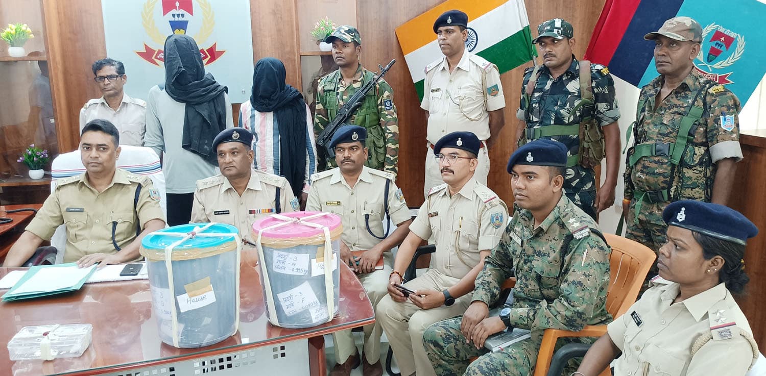 ढाई करोड़ के अफीम व पांच लाख के हीरोइन के साथ दो तस्कर गिरफ्तार