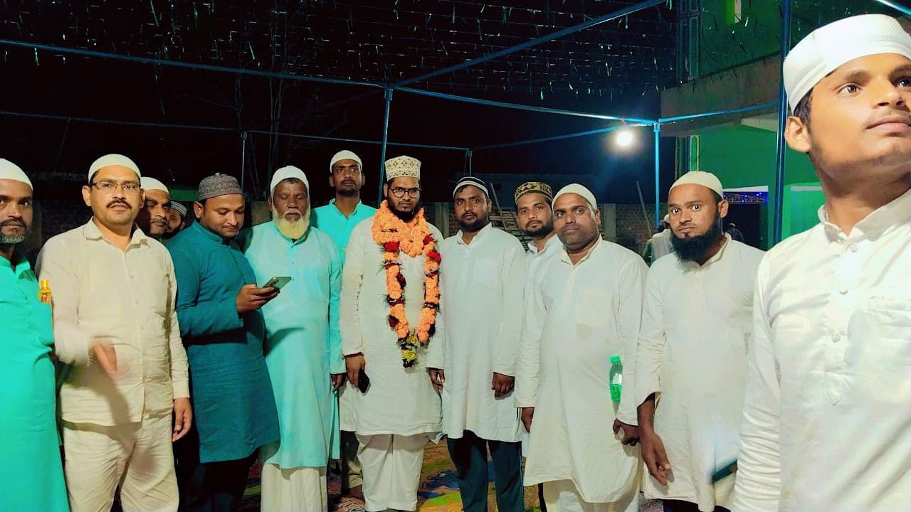 (शहर, अोके) तरावीह में अमन व शांति की दुआ मांगी