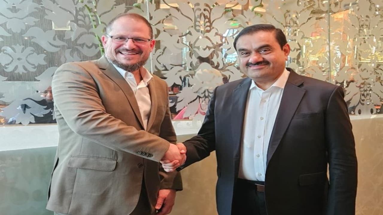 Gautam Adani एआई और सेमीकंडक्टर सेक्टर में आजमाएंगे हाथ! जानें बाजार में क्यों तेज हुआ चर्चा का बाजार