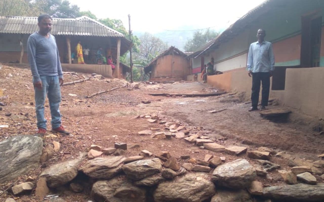 EXCLUSIVE: वनवास काट रहे कोलाबाड़िया के 30 परिवार, फॉरेस्ट ब्लॉक पंचायत के गांव में नहीं बुनियादी सुविधाएं