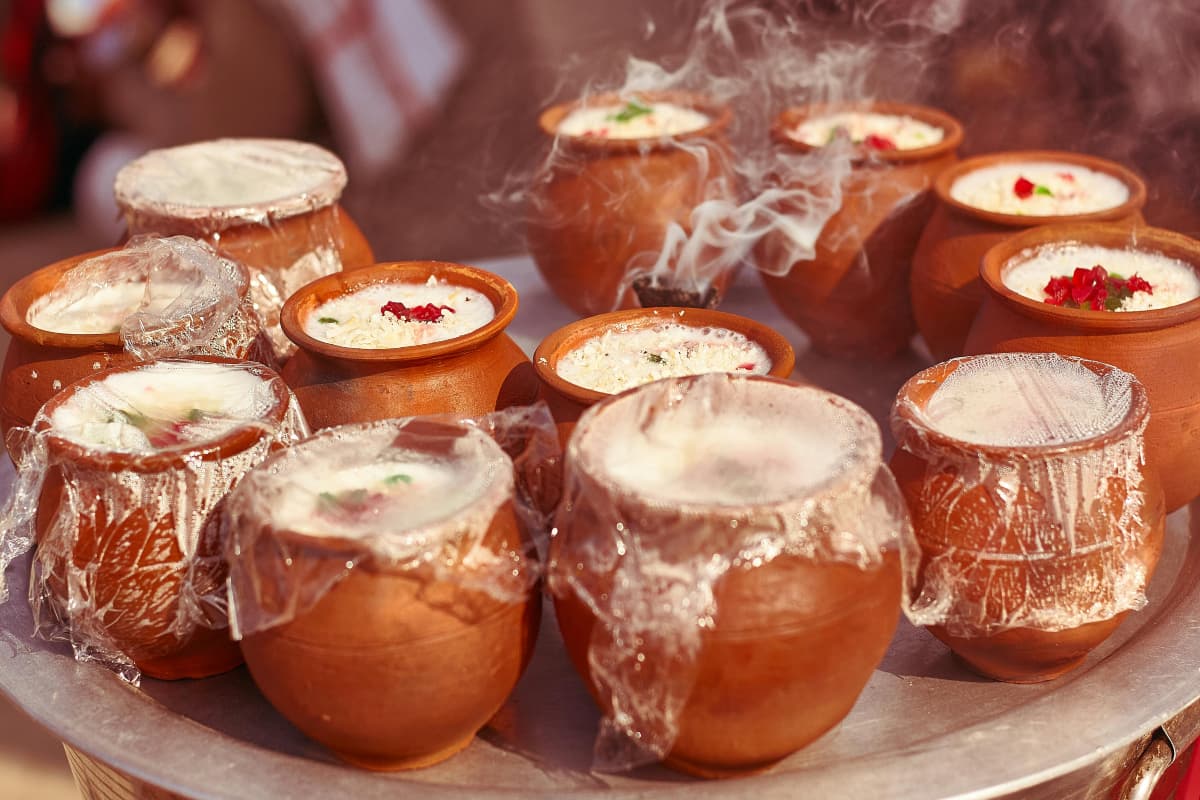 Holi Dishes: होली के त्यौहार को बनाएं खास, घर पर तैयार करें ये स्वादिष्ट व्यंजन
