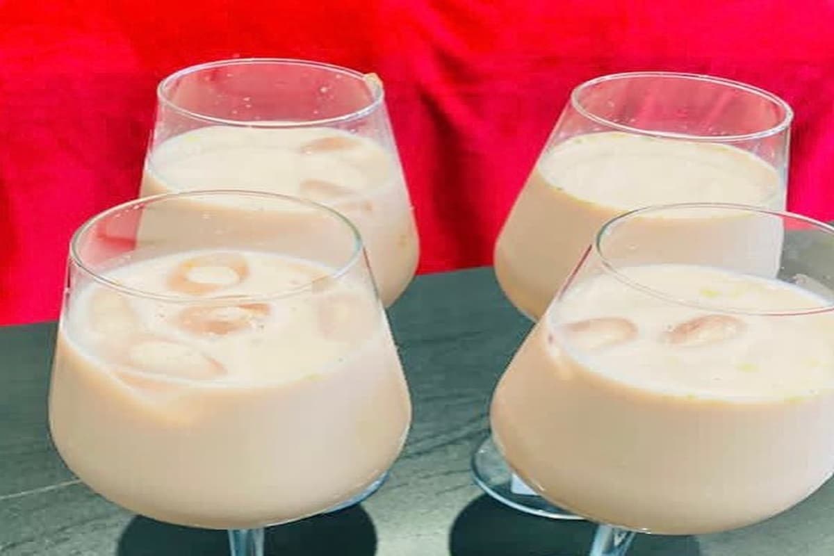 Holi Drink Recipe: होली को बनाना चाहते है और मजेदार, ट्राई करें ये ठंडाई रेसिपी