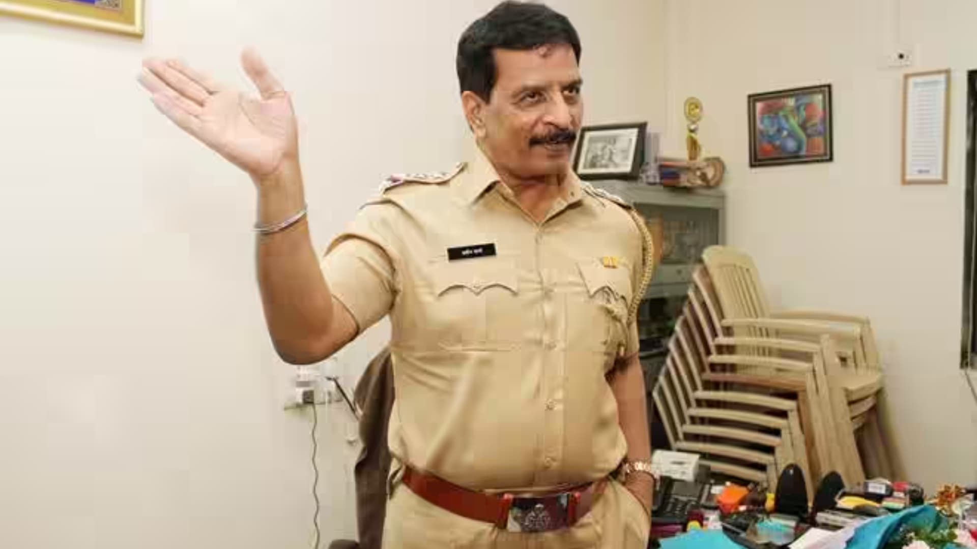 Encounter Specialist: 112 गैंगस्टरों को ठिकाने लगाने वाले कौन हैं प्रदीप शर्मा, जानें उनके बारे में