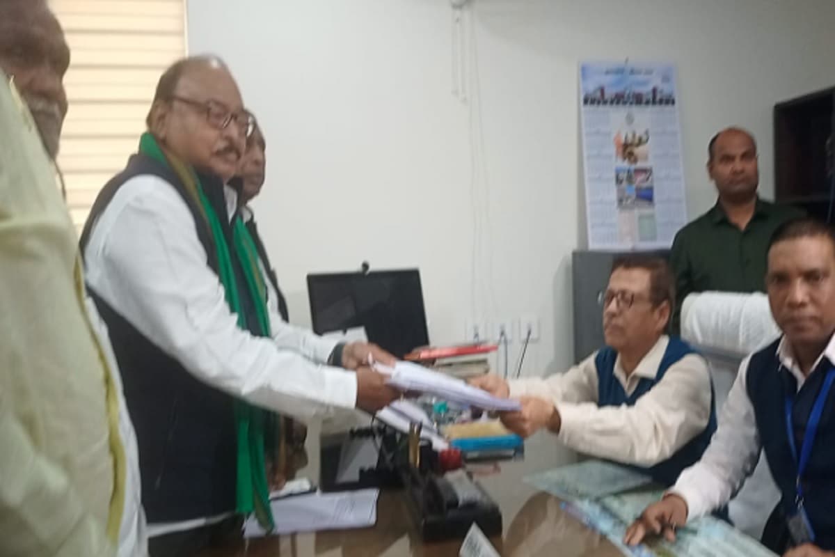 राज्यसभा चुनाव के लिए इंडिया गठबंधन की तरफ से डॉ सरफराज अहमद ने दाखिल किया पर्चा, जानें उनके बारे में राज्यसभा चुनाव के लिए इंडिया गठबंधन की तरफ से डॉ सरफराज अहमद ने दाखिल किया पर्चा, जानें उनके बारे में