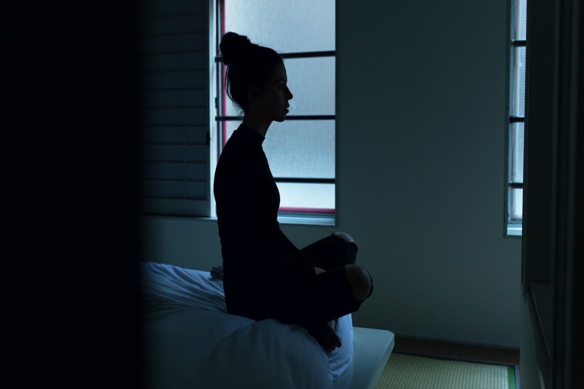 Insomnia : क्या आपकी भी रातों की नींद गई है उड़ ? जानिए इसके पीछे की वजह