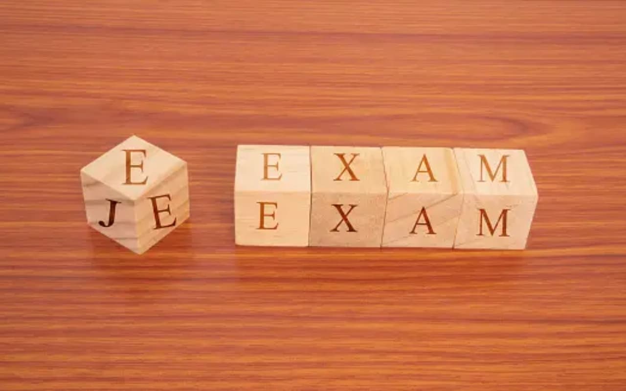JEE MAINS Session 2: 4 अप्रैल से जेईई मेंस की परीक्षा, जल्द जारी हो सकता है परीक्षा का सिटी इंटिमेशन स्लिप