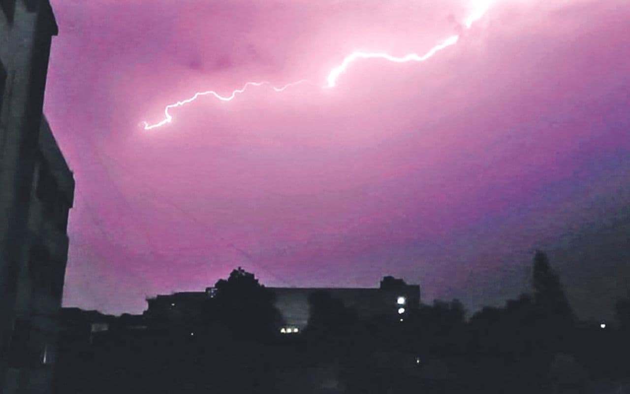 Jharkhand Weather: लोकसभा चुनाव के बीच खूंटी समेत इन जिलों में बारिश का मौसम विभाग ने जारी किया अलर्ट
