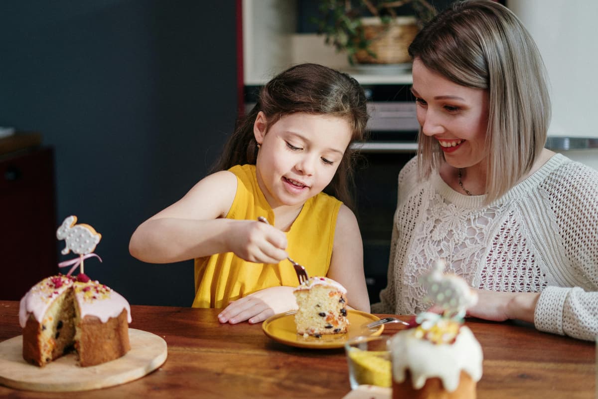 Junk Food Addiction : बच्चों में जंक फूड की लत छुड़ाने के लिए माता-पिता करें ये काम