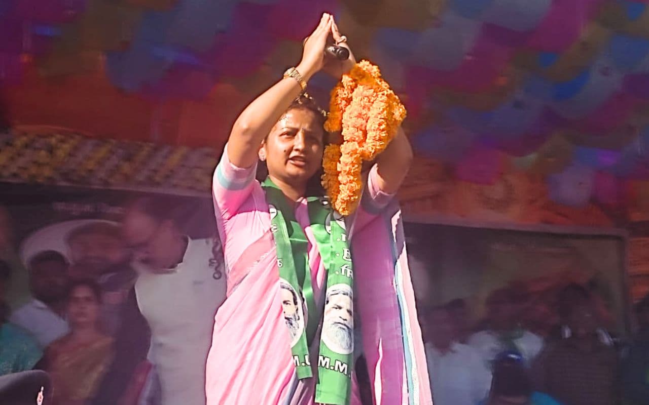साहिबगंज : आजसू के एमटी राजा की JMM में वापसी, बोलीं कल्पना सोरेन- हर हाथ तीर-कमान थामेगा...