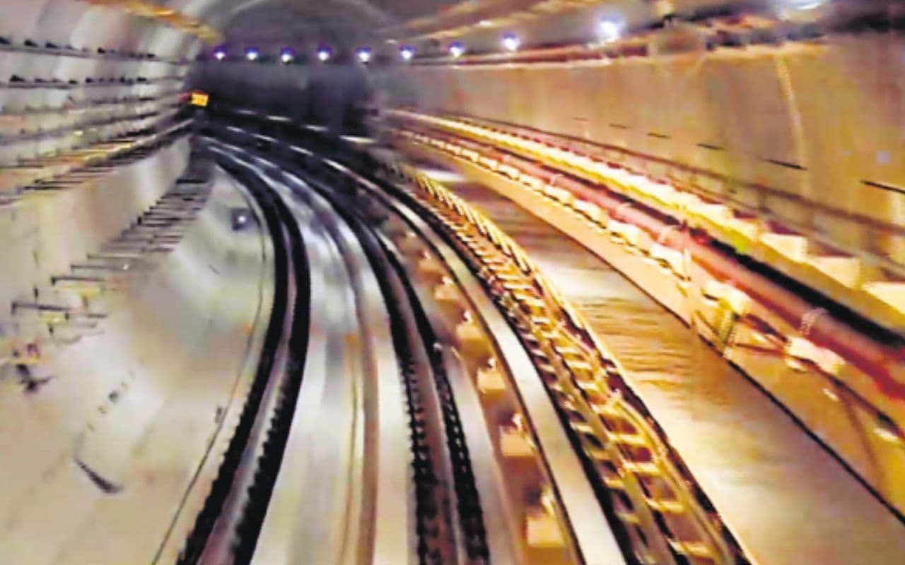 लंदन-पेरिस यूरोस्टार से हो रही ईस्ट-वेस्ट मेट्रो कॉरिडोर की तुलना, रोमांच से भरे सफर में मिलेगी 5G इंटरनेट सेवा