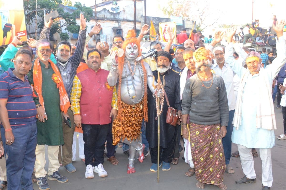 महाशिवरात्रि पर धनबाद में बाबा भोलेनाथ की धूमधाम से निकली बारात, भूत-बेताल बने बाराती, रात्रि में मां गौरा संग ब्याह