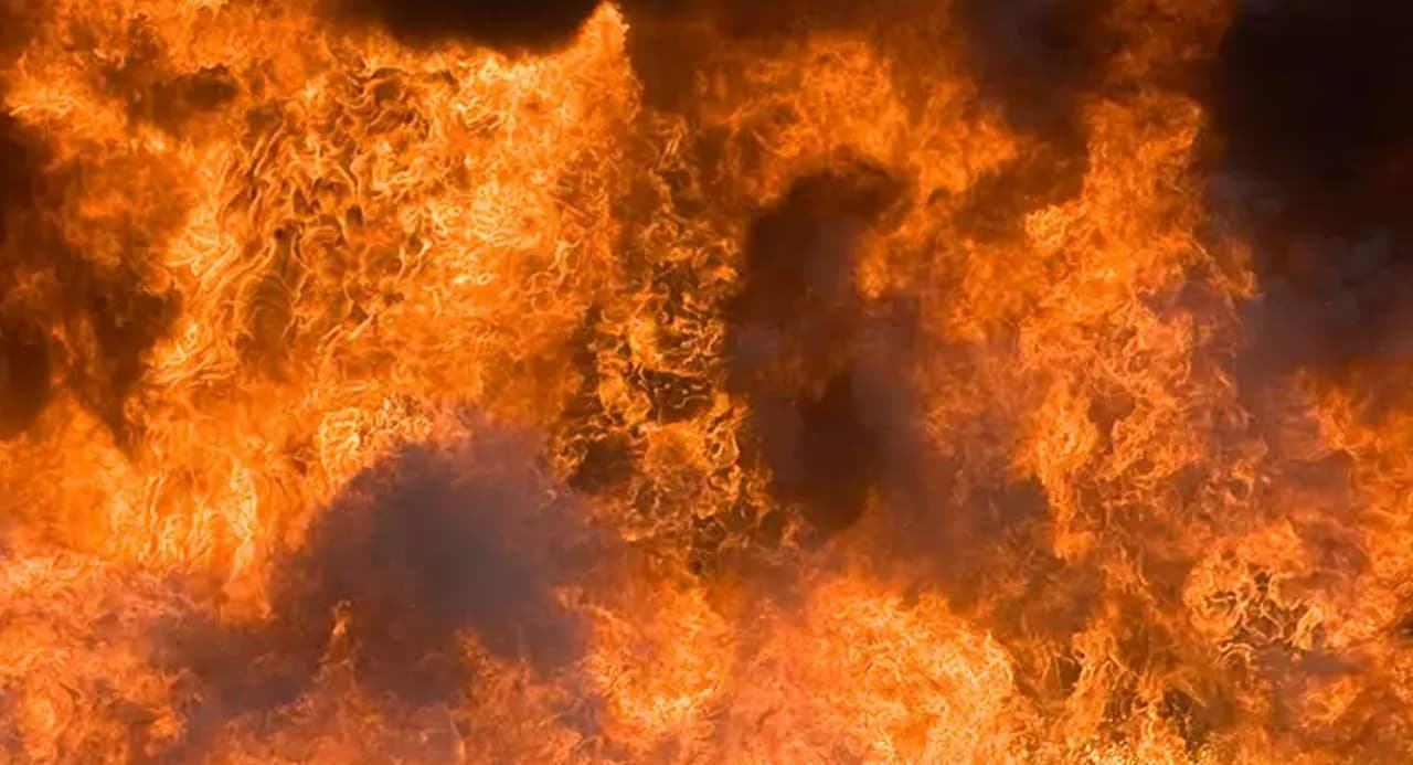 Meerut News : मोबाइल चार्ज किए जाने के दौरान शॉर्ट सर्किट से लगी आग, चार बच्चों की मौत