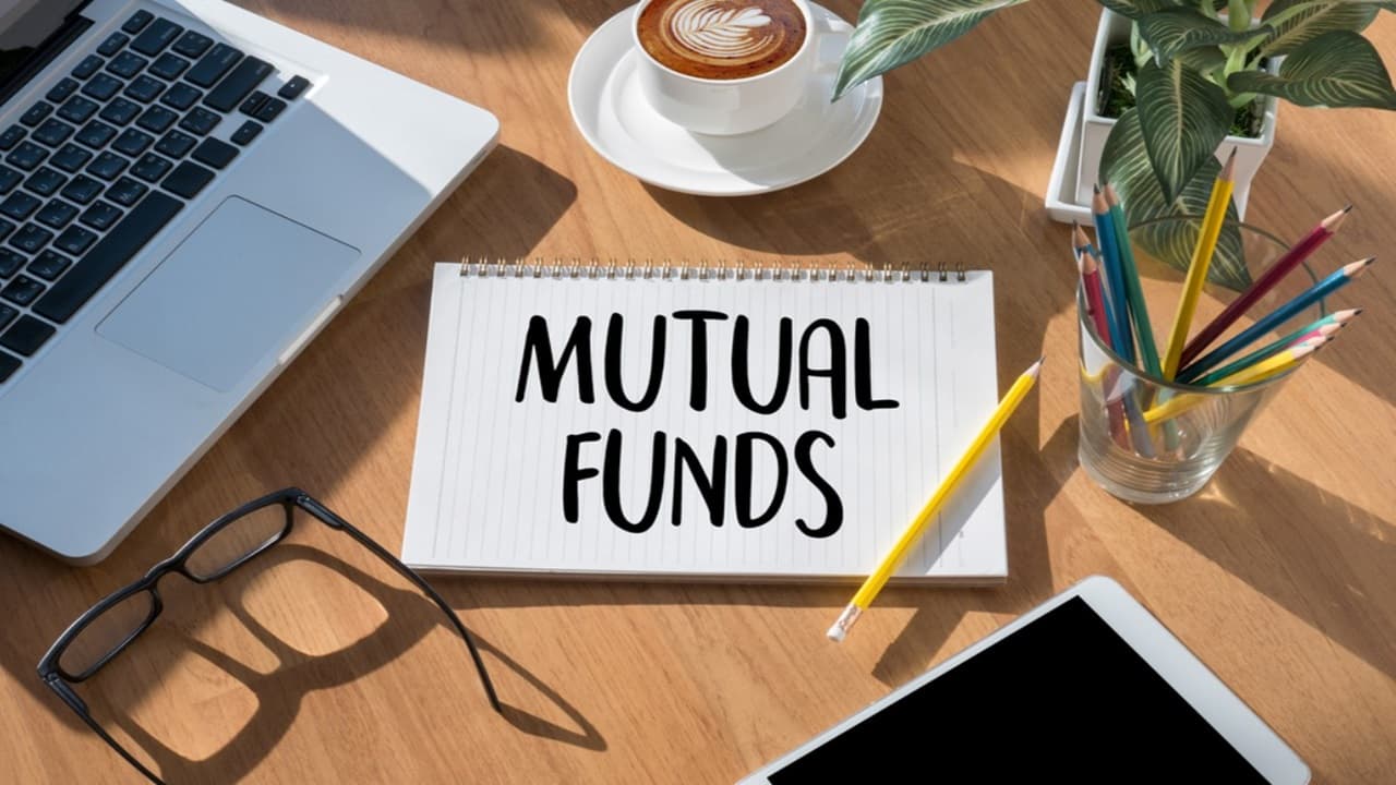 Mutual Funds में निवेशकों को बढ़ा भरोसा, फरवरी में 23 प्रतिशत बढ़ा निवेश, जानें पूरी रिपोर्ट