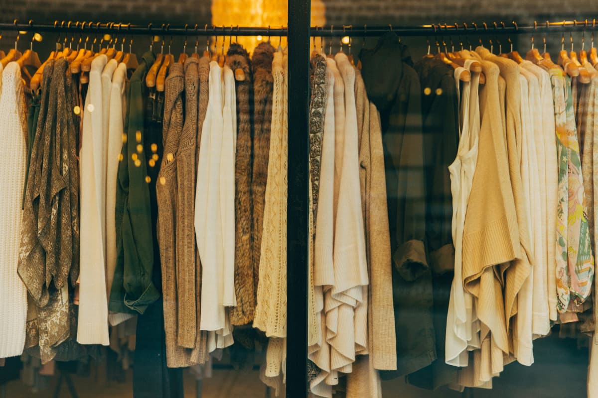 Fashion Tips: छोटी हाइट की वजह से आउटफिट चुनने में हो रही परेशानी, इस तरह खुद को बनाएं स्टाइलिश