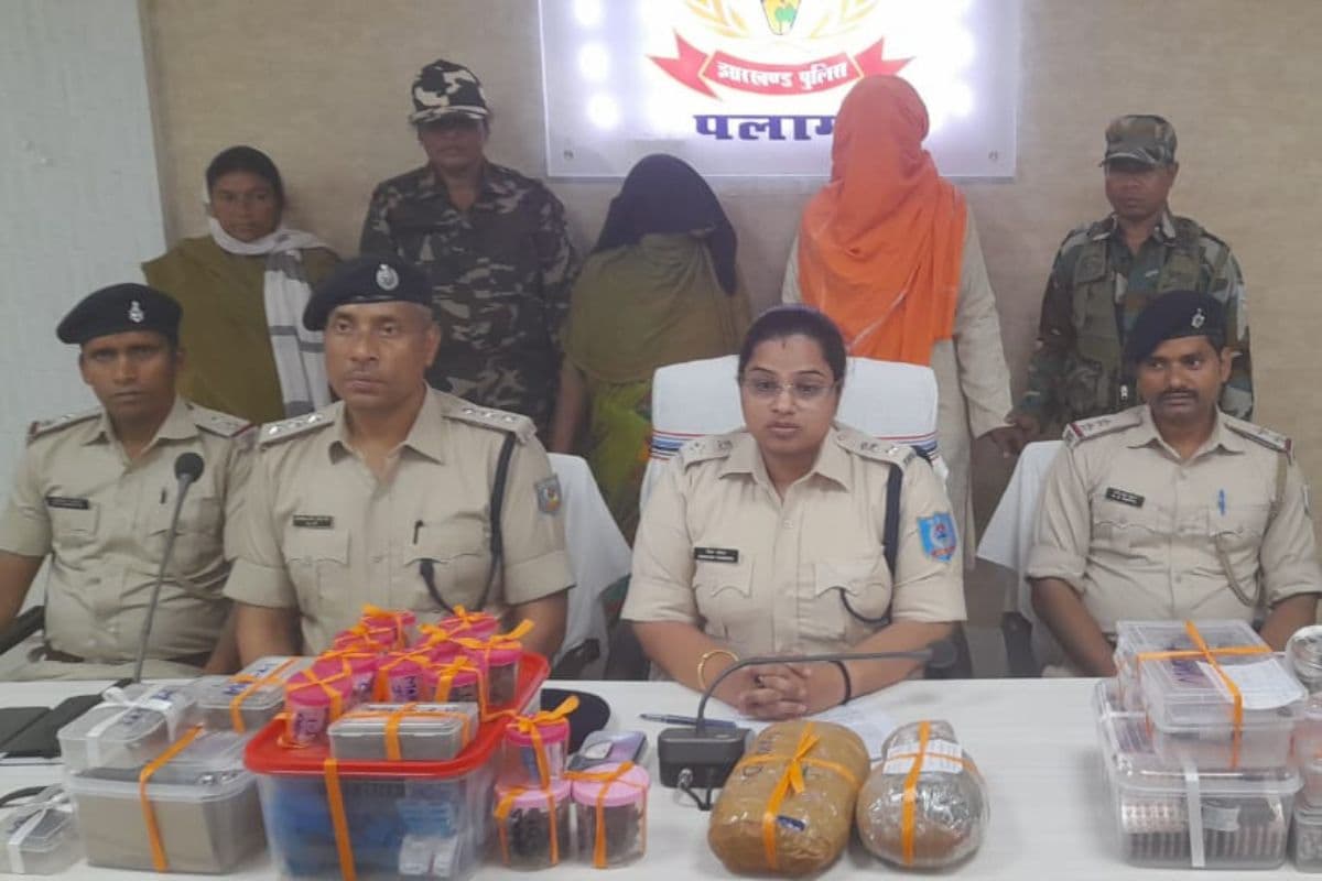 पलामू में चार किलो से अधिक गांजे के साथ 26 लाख का टैबलेट बरामद, पति-पत्नी गिरफ्तार