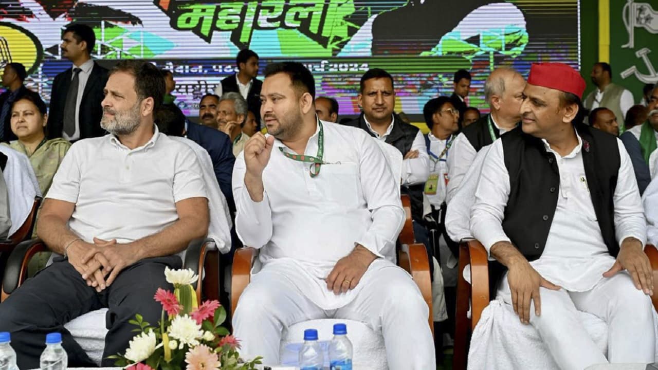 पीएम मोदी और विपक्ष की नजर में अलग-अलग हैं परिवारवाद के मायने, जानिए अखिलेश-राहुल और तेजस्वी क्या बोले..