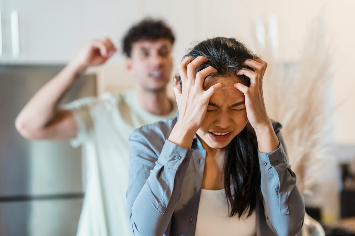 Relationship Tips: कहीं आपका पार्टनर आपको चीट तो नहीं कर रहा, ऐसे करें सही रिश्ते की पहचान