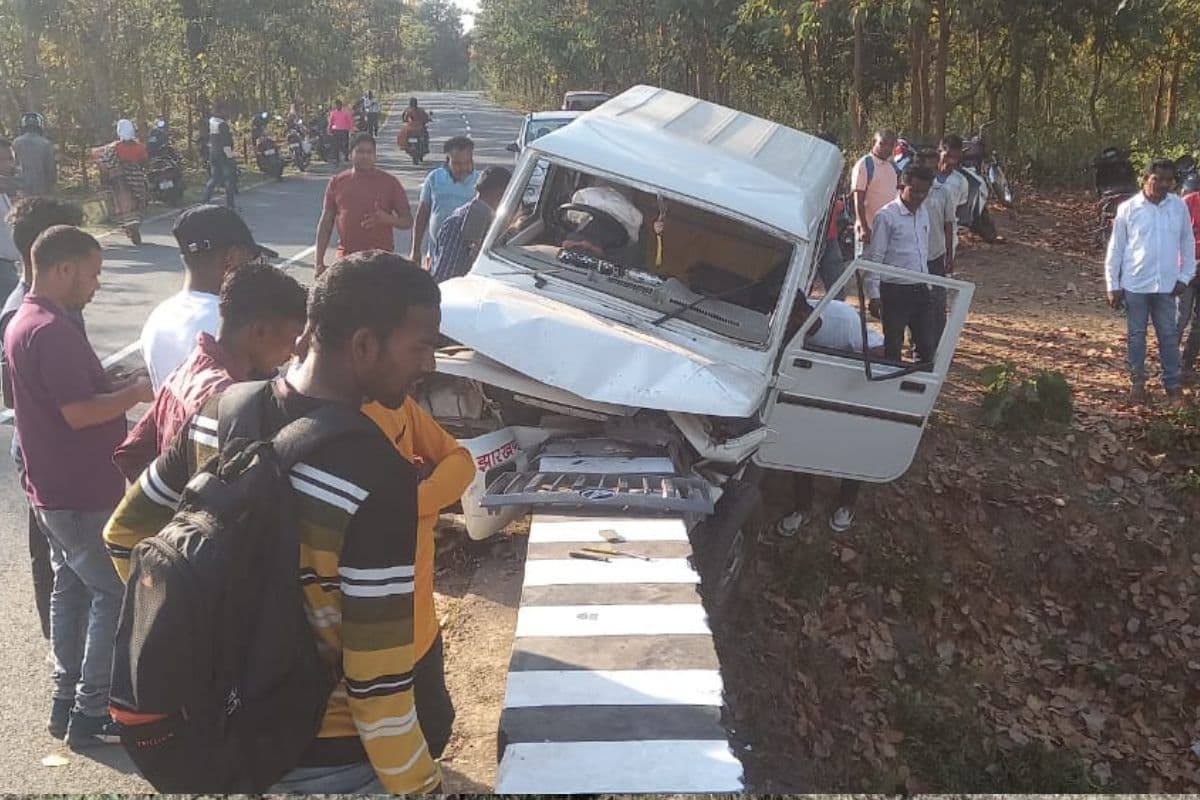 सरायकेला में सड़क हादसा, कुचाई बीडीओ साधुचरण देवगम व उनका ड्राइवर घायल, एक की मौत
