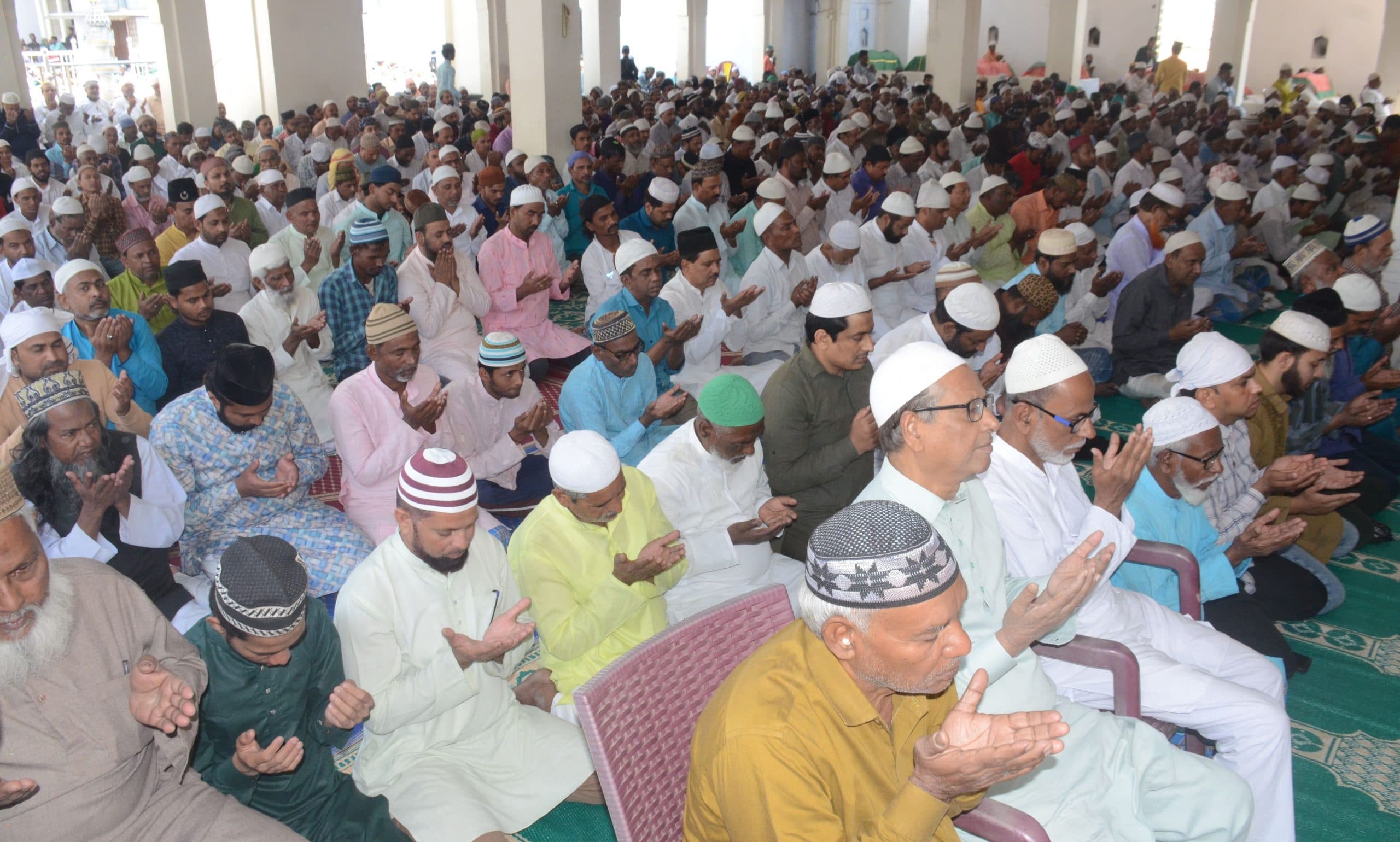 भागलपुर: माहे रमजान के पहले जुमा पर मस्जिदों में उमड़ी रोजेदारों की भीड़