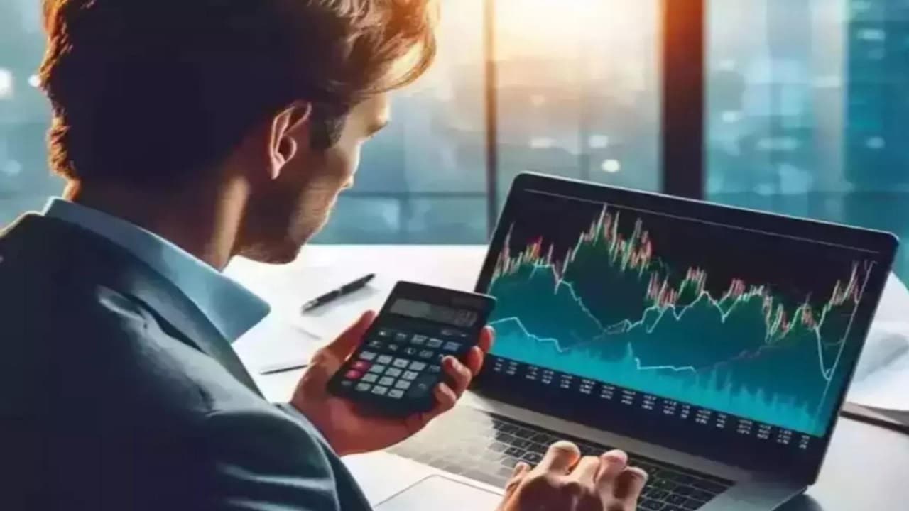 Share price: आज निवेशक किन शेयरों पर लगा सकते हैं दाव, लार्ज कैप कंपनियों में तेजी की उम्मीद