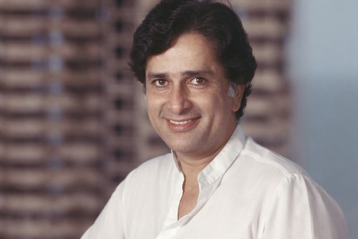 Shashi Kapoor: कमर्शियल फिल्मों से पैसे कमा कर कलात्मक सिनेमा में लगाने वाले अभिनेता थे शशि कपूर