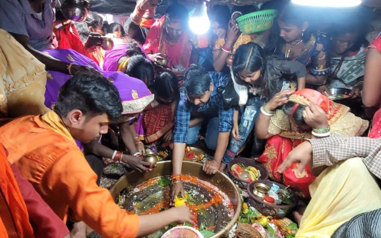 झारखंड के मिनी बाबाधाम में महाशिवरात्रि पर 30 हजार भक्तों ने किया भगवान भोलेनाथ का जलाभिषेक