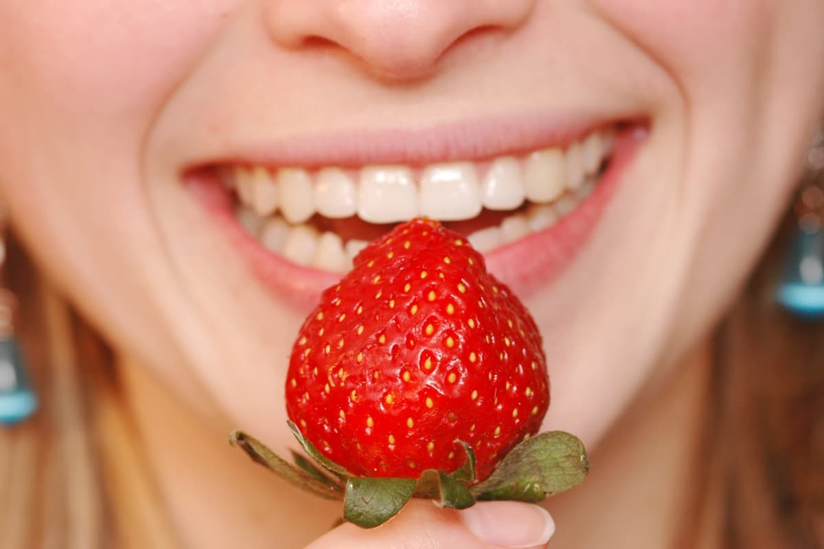 Strawberry benefits: स्ट्रॉबेरी खाने से होते हैं ये फायदे